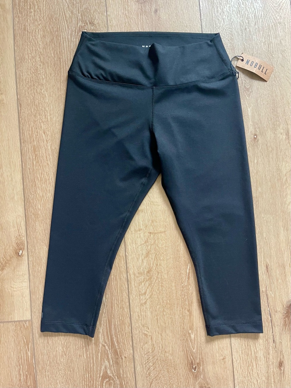 NOBULL NWT Women’s Black Cropped Leggings
